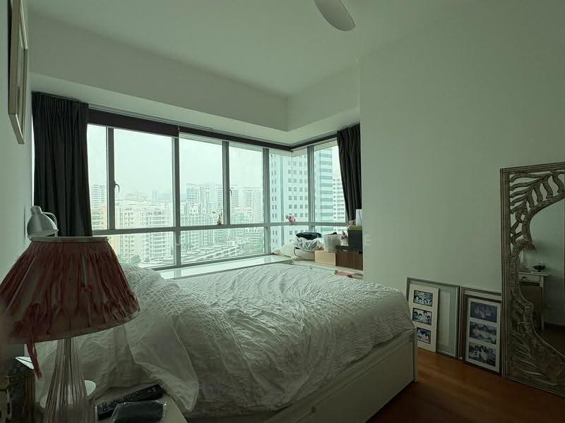 Domain 21, 23 Delta Road, Alexandra / Commonwealth, 2 Bedrooms, 926 sqft, Condominium For Sale, by Julia Lee, 500299920 - Bedroom - PropertyGuru.com.sg