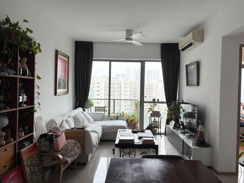 Domain 21, 23 Delta Road, Alexandra / Commonwealth, 2 Bedrooms, 926 sqft, Condominium For Sale, by Julia Lee, 500299920 - Living Room - PropertyGuru.com.sg