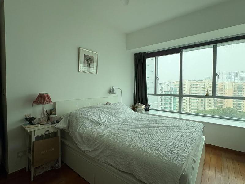 Domain 21, 23 Delta Road, Alexandra / Commonwealth, 2 Bedrooms, 926 sqft, Condominium For Sale, by Julia Lee, 500299920 - Bedroom - PropertyGuru.com.sg
