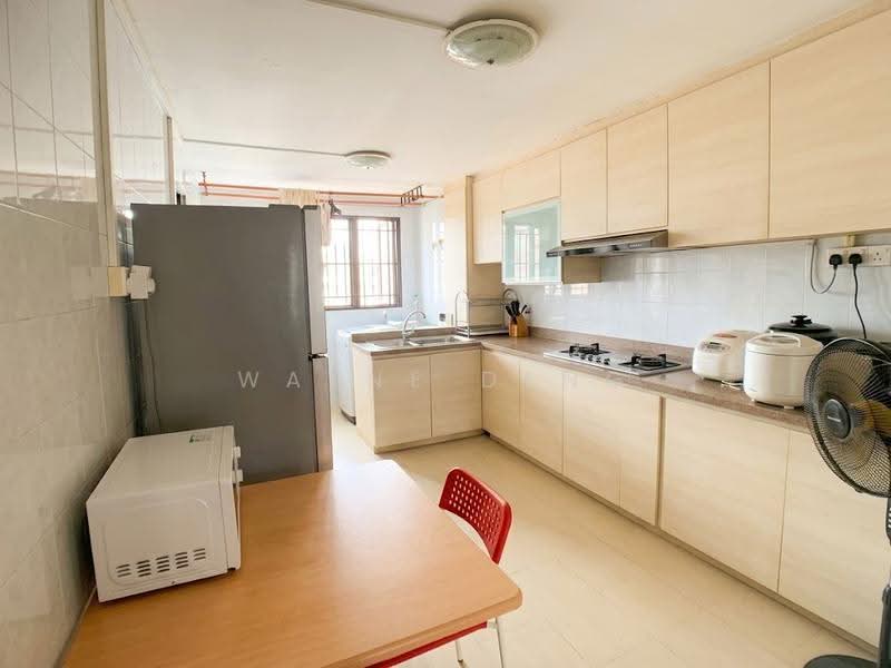 42 Bedok South Road, 42 Bedok South Road, Bedok / Upper East Coast, 3 Bedrooms, 904 sqft, HDB Flat For Sale, by Wayne Deng, 500299989 - Kitchen - PropertyGuru.com.sg