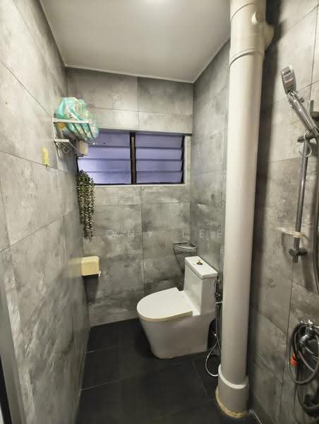 535 Ang Mo Kio Avenue 5, 535 Ang Mo Kio Avenue 5, Ang Mo Kio / Bishan / Thomson, 2 Bedrooms, 721 sqft, HDB Flat For Sale, by Tony Lee, 500300034 - Bathroom - PropertyGuru.com.sg