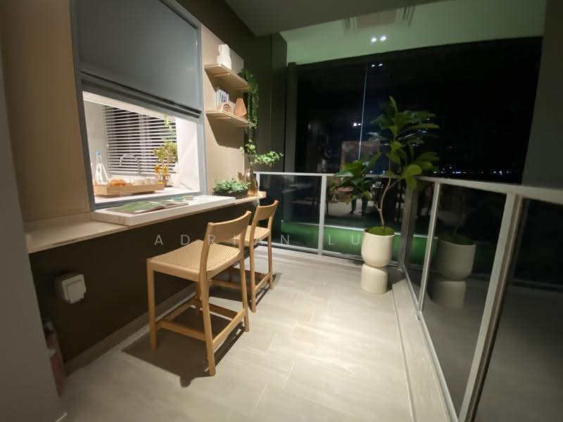 Promenade Peak, 1 Zion Road, Alexandra / Commonwealth, 3 Bedrooms, 1,033 sqft, Condominium For Sale, by Adrian Lum, 500300240 - Balcony - PropertyGuru.com.sg