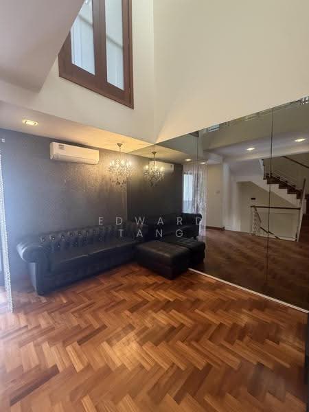 Level 2 Family Room