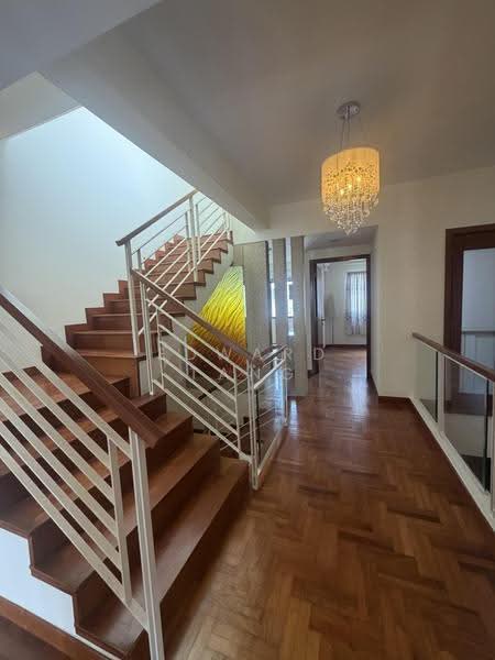 Level 2 Stairway