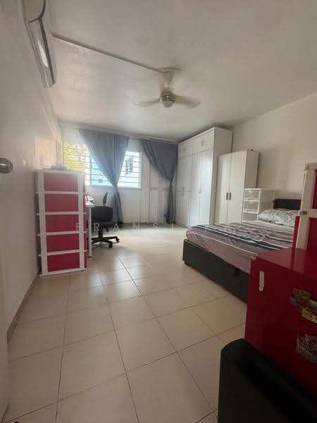 532 Hougang Avenue 6, 532 Hougang Avenue 6, Hougang / Punggol / Sengkang, 3 Bedrooms, 1,302 sqft, HDB Flat For Sale, by Fransiska Tan, 500300288 - Bedroom - PropertyGuru.com.sg