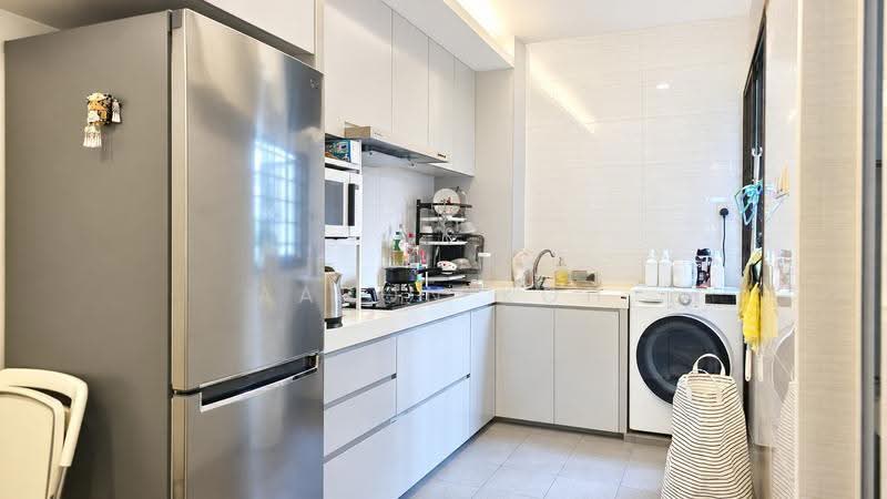 11 Cantonment Close, 11 Cantonment Close, Chinatown / Tanjong Pagar, Room Rental, 100 sqft, HDB Flat For Rent, by Aaron Koh, 500300332 - Kitchen - PropertyGuru.com.sg