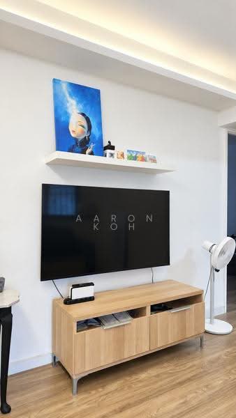 11 Cantonment Close, 11 Cantonment Close, Chinatown / Tanjong Pagar, Room Rental, 100 sqft, HDB Flat For Rent, by Aaron Koh, 500300332 - Living Room - PropertyGuru.com.sg