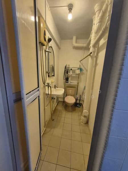 20 Jalan Klinik, 20 Jalan Klinik, Alexandra / Commonwealth, 2 Bedrooms, 624 sqft, HDB Flat For Sale, by Clement Yeo Hock Seng, 500300361 - Bathroom - PropertyGuru.com.sg