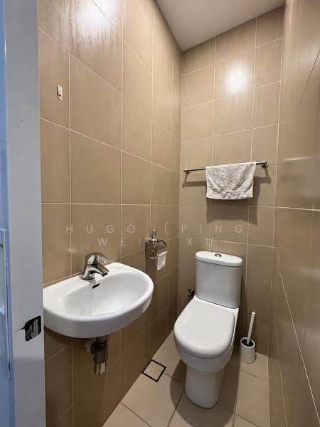 Estrivillas, Jalan Lim Tai See, Tanglin / Holland / Bukit Timah, 5 Bedrooms, 5,414 sqft, Cluster House For Sale, by Hugo (Ping Wei) Xu, 500300362 - Separate WC - PropertyGuru.com.sg