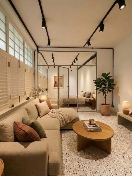22 Tiong Bahru Road, 22 Tiong Bahru Road, Alexandra / Commonwealth, 2 Bedrooms, 807 sqft, HDB Flat For Sale, by Tan Han Long, 500300421 - Living Room - PropertyGuru.com.sg