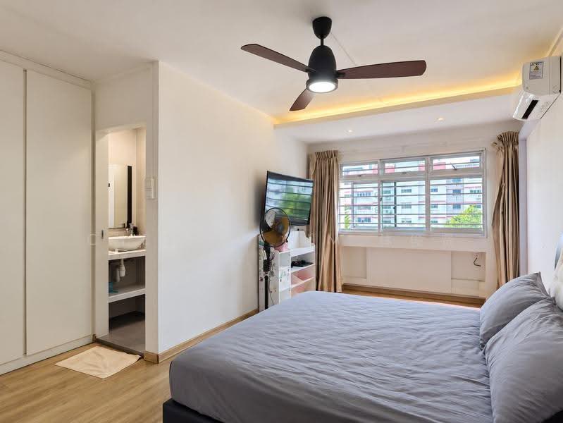 205 Pasir Ris Street 21, 205 Pasir Ris Street 21, Pasir Ris / Tampines, 3 Bedrooms, 1,582 sqft, HDB Flat For Sale, by Chester Lim 林俊贤, 500300502 - Master Bedroom - PropertyGuru.com.sg