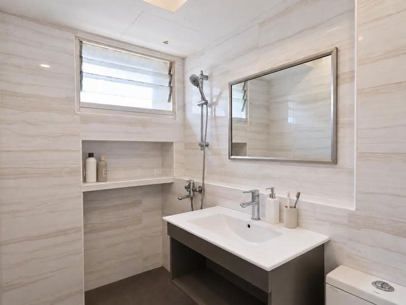 205 Pasir Ris Street 21, 205 Pasir Ris Street 21, Pasir Ris / Tampines, 3 Bedrooms, 1,582 sqft, HDB Flat For Sale, by Chester Lim 林俊贤, 500300502 - Bathroom - PropertyGuru.com.sg