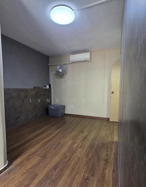 289 Choa Chu Kang Avenue 3, 289 Choa Chu Kang Avenue 3, Dairy Farm / Bukit Panjang / Choa Chu Kang, 3 Bedrooms, 1,119 sqft, HDB Flat For Rent, by Lynn Ong C H, 500300610 - Master room - PropertyGuru.com.sg