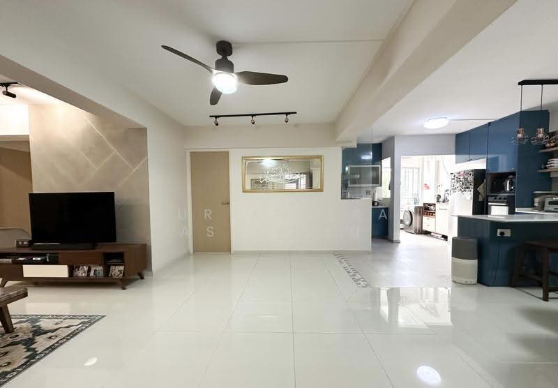 450E Tampines Street 42, 450E Tampines Street 42, Pasir Ris / Tampines, 3 Bedrooms, 1,324 sqft, HDB Flat For Sale, by Nur Ameera Asyikeen, 500300727 - Living Room - PropertyGuru.com.sg