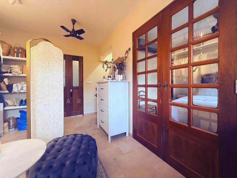 Walk-in Wardrobe