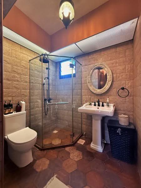 Common Bathroom