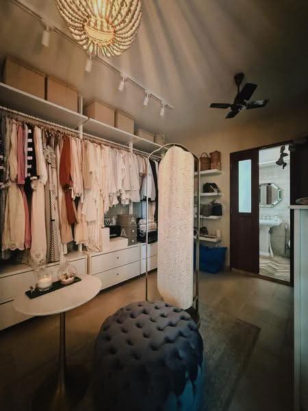 Walk-in Wardrobe