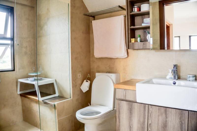 Eleven @ Holland, 11 Holland Link, Tanglin / Holland / Bukit Timah, 6 Bedrooms, 4,338 sqft, Cluster House For Sale, by Linda Chow, 500300827 - Bathroom - PropertyGuru.com.sg