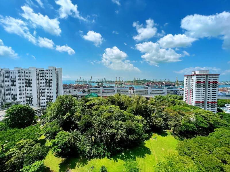 unblock sea and park view