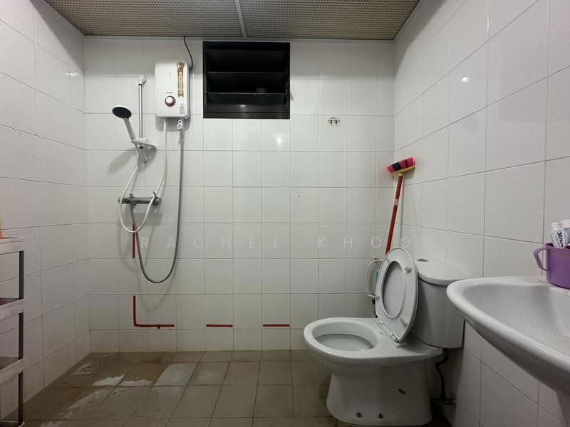 548A Segar Road, 548A Segar Road, Dairy Farm / Bukit Panjang / Choa Chu Kang, Room Rental, 150 sqft, HDB Flat For Rent, by Rachel Khoo, 500300944 - Bathroom - PropertyGuru.com.sg