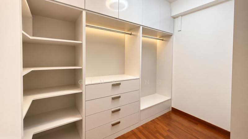 Walk-in Wardrobe