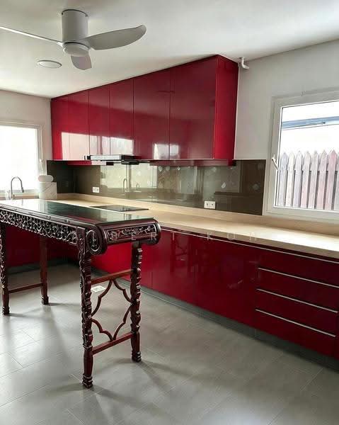 Bartley Villas, 3 Serangoon Lane, Hougang / Punggol / Sengkang, 6 Bedrooms, 3,900 sqft, Semi-Detached House For Sale, by Albert Koh, 500301040 - Kitchen - PropertyGuru.com.sg