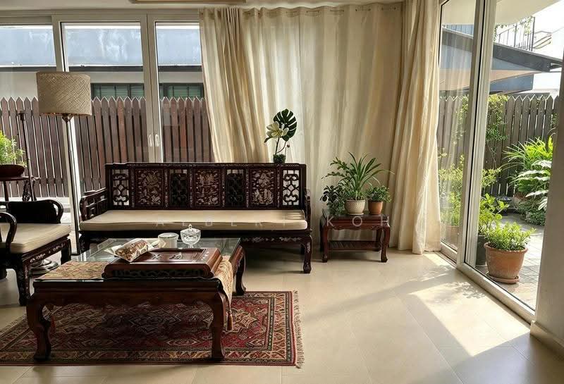 Bartley Villas, 3 Serangoon Lane, Hougang / Punggol / Sengkang, 6 Bedrooms, 3,900 sqft, Semi-Detached House For Sale, by Albert Koh, 500301040 - Living Room - PropertyGuru.com.sg