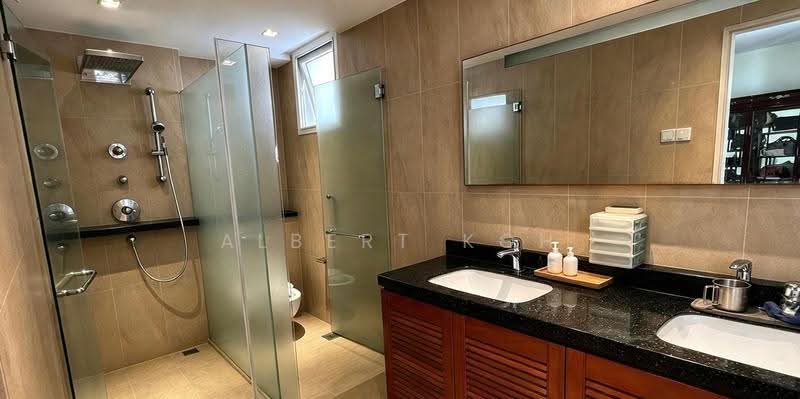 Bartley Villas, 3 Serangoon Lane, Hougang / Punggol / Sengkang, 6 Bedrooms, 3,900 sqft, Semi-Detached House For Sale, by Albert Koh, 500301040 - Bathroom - PropertyGuru.com.sg