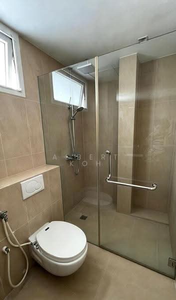 Bartley Villas, 3 Serangoon Lane, Hougang / Punggol / Sengkang, 6 Bedrooms, 3,900 sqft, Semi-Detached House For Sale, by Albert Koh, 500301040 - Bathroom - PropertyGuru.com.sg
