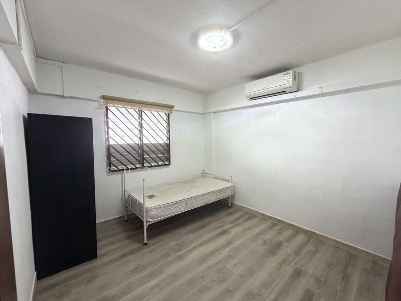 107 Bedok North Road, 107 Bedok North Road, Bedok / Upper East Coast, 2 Bedrooms, 721 sqft, HDB Flat For Sale, by Shon Foong, 500301065 - Bedroom - PropertyGuru.com.sg