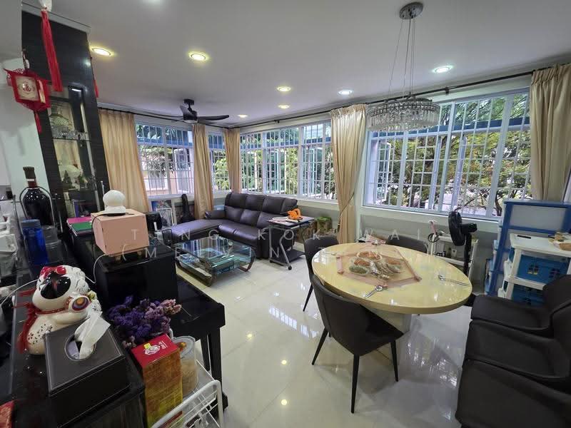 8A Gray Lane, Eunos / Geylang / Paya Lebar, 3 Bedrooms, 1,217 sqft, Walk-up Apartment For Sale, by Teng Kok Wai (Melvin Teng), 500301151 - Living Room - PropertyGuru.com.sg