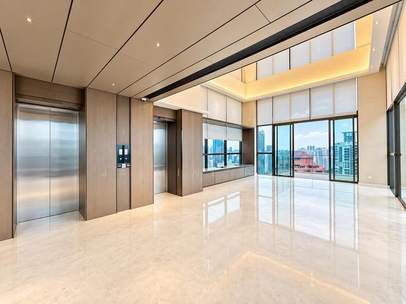 Leonie Parc View, 22 Leonie Hill Road, Orchard / River Valley, 4 Bedrooms, 6,524 sqft, Apartment For Sale, by Jasmine Png, 500301156 - Private Lift Lobby - PropertyGuru.com.sg