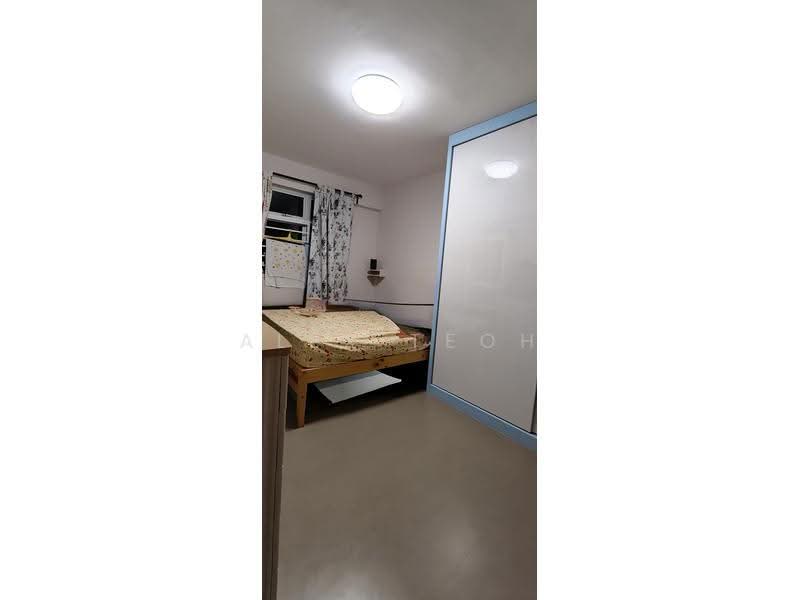 450A Bukit Batok West Avenue 6, 450A Bukit Batok West Avenue 6, Dairy Farm / Bukit Panjang / Choa Chu Kang, 2 Bedrooms, 721 sqft, HDB Flat For Sale, by Alex Teoh, 500301204 - Bedroom - PropertyGuru.com.sg