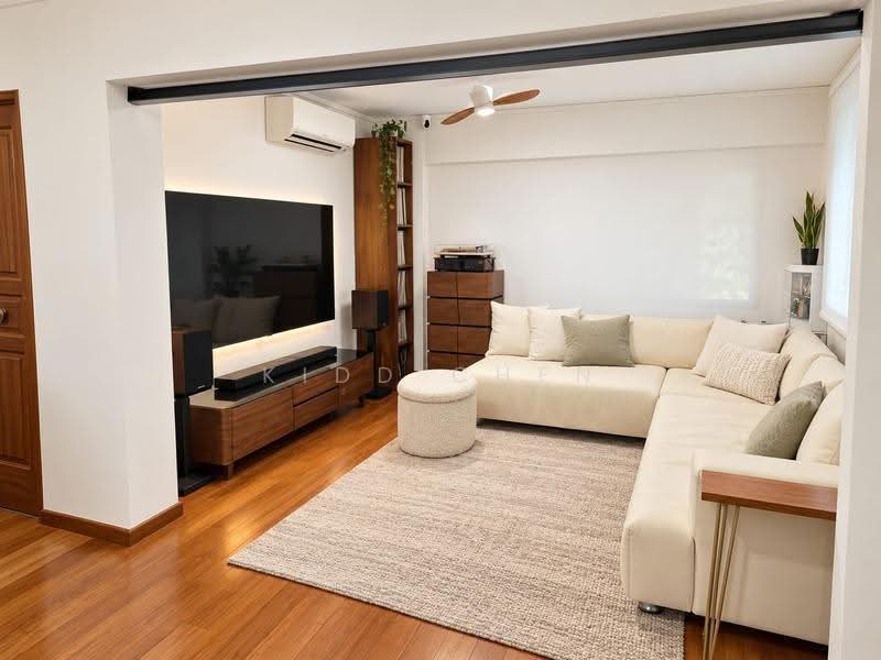 34 Lorong 5 Toa Payoh, 34 Lorong 5 Toa Payoh, Balestier / Toa Payoh, 2 Bedrooms, 721 sqft, HDB Flat For Sale, by Kidd Chen, 500301241 - Living Room - PropertyGuru.com.sg