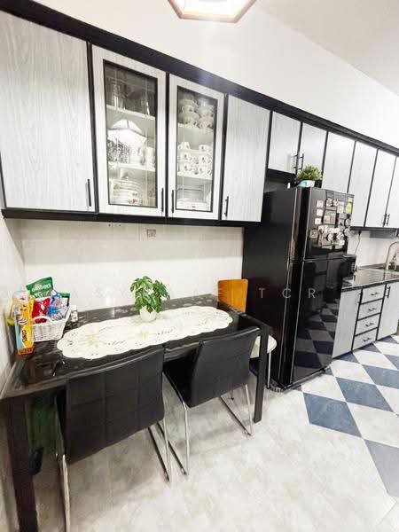 204A Compassvale Drive, 204A Compassvale Drive, Hougang / Punggol / Sengkang, 3 Bedrooms, 990 sqft, HDB Flat For Sale, by Asyraaf TCR, 500301375 - Kitchen - PropertyGuru.com.sg