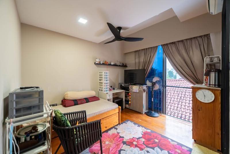 Kenanga Avenue / Lichi Avenue / Belimbing Avenue, Macpherson / Potong Pasir, 5 Bedrooms, 3,900 sqft, Corner Terrace For Sale, by Jerralyn Satrio, 500301404 - 2nd Floor - Bedroom 1 - PropertyGuru.com.sg