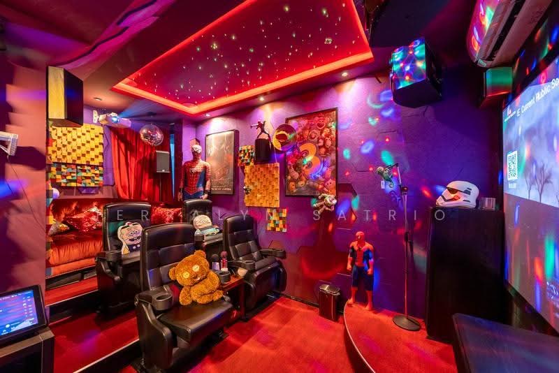 Kenanga Avenue / Lichi Avenue / Belimbing Avenue, Macpherson / Potong Pasir, 5 Bedrooms, 3,900 sqft, Corner Terrace For Sale, by Jerralyn Satrio, 500301404 - Attic - Movie room - PropertyGuru.com.sg