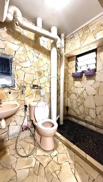 251 Compassvale Street, 251 Compassvale Street, Hougang / Punggol / Sengkang, 3 Bedrooms, 1,238 sqft, HDB Flat For Sale, by Sam Alakasam, 500301466 - Bathroom - PropertyGuru.com.sg