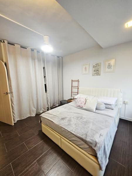 128 Pasir Ris Street 11, 128 Pasir Ris Street 11, Pasir Ris / Tampines, 3 Bedrooms, 1,571 sqft, HDB Flat For Sale, by Louis Leow, 500301494 - Bedroom - PropertyGuru.com.sg