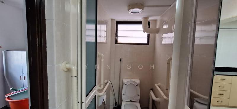 128 Bukit Merah View, 128 Bukit Merah View, Alexandra / Commonwealth, 3 Bedrooms, 700 sqft, HDB Flat For Rent, by Lynn Goh, 500301551 - Bathroom - PropertyGuru.com.sg