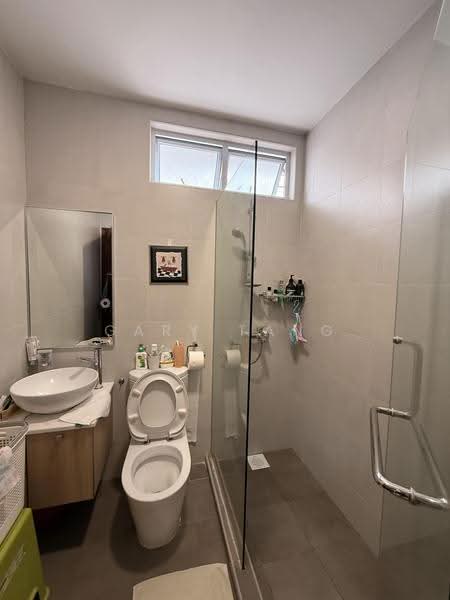 Super Cheap Sunset Way Corner Terrace, Sunset way, sunset square, sunset lane, sunset view, sunset place, sunset drive, sunset terrace,, Clementi Park / Upper Bukit Timah, 4 Bedrooms, 3,500 sqft, Corner Terrace For Sale, by Gary Tang, 500301587 - Bathroom - PropertyGuru.com.sg