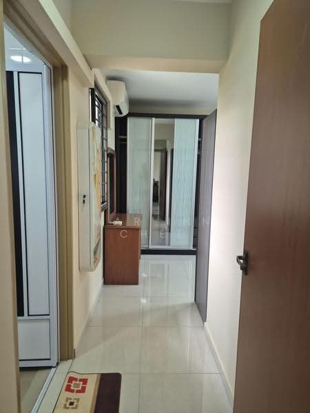 120A Punggol Edge, 120A Edgedale Plains, Hougang / Punggol / Sengkang, 3 Bedrooms, 93 sqft, HDB Flat For Rent, by Mar Inn Chee, 500301628 - Corridor - PropertyGuru.com.sg