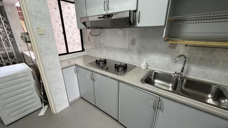 Lucky Plaza, 304 Orchard Road, Orchard / River Valley, 2 Bedrooms, 829 sqft, Apartment For Rent, by Gibson Ho, 500301716 - Kitchen - PropertyGuru.com.sg