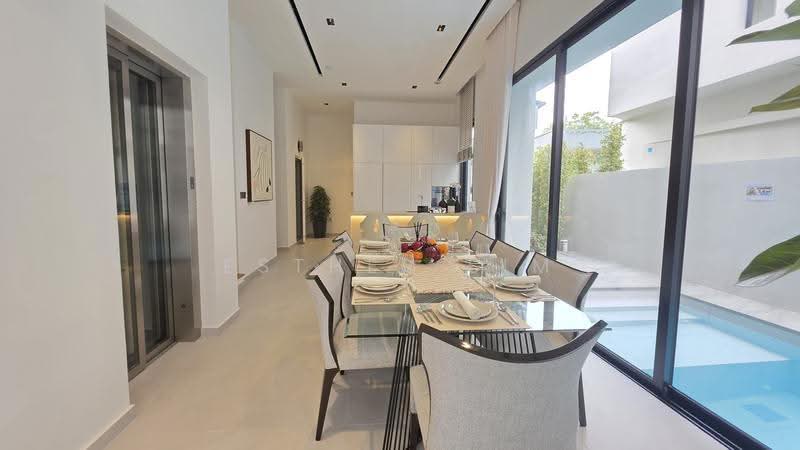Brand New Freehold Detached House With Attic, Lift And Pool in d15, Siglap Road, East Coast / Marine Parade, 5 Bedrooms, 9,280 sqft, Detached House For Sale, by Esther Sim, 500301734 - Dining Room - PropertyGuru.com.sg