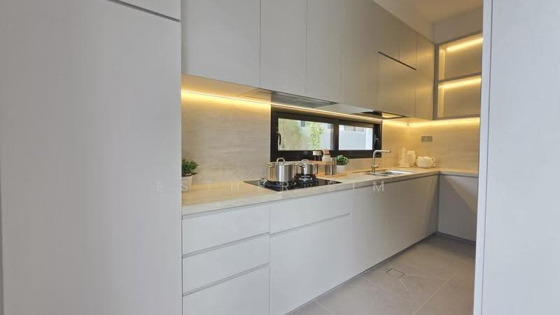Brand New Freehold Detached House With Attic, Lift And Pool in d15, Siglap Road, East Coast / Marine Parade, 5 Bedrooms, 9,280 sqft, Detached House For Sale, by Esther Sim, 500301734 - Kitchen - PropertyGuru.com.sg