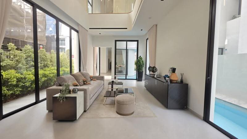 Brand New Freehold Detached House With Attic, Lift And Pool in d15, Siglap Road, East Coast / Marine Parade, 5 Bedrooms, 9,280 sqft, Detached House For Sale, by Esther Sim, 500301734 - Living Room - PropertyGuru.com.sg