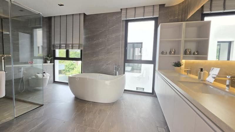 Brand New Freehold Detached House With Attic, Lift And Pool in d15, Siglap Road, East Coast / Marine Parade, 5 Bedrooms, 9,280 sqft, Detached House For Sale, by Esther Sim, 500301734 - Bathroom - PropertyGuru.com.sg