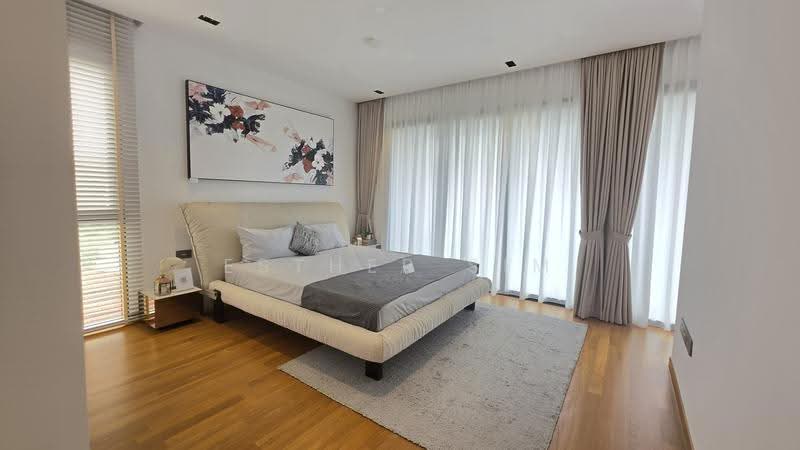 Brand New Freehold Detached House With Attic, Lift And Pool in d15, Siglap Road, East Coast / Marine Parade, 5 Bedrooms, 9,280 sqft, Detached House For Sale, by Esther Sim, 500301734 - Bedroom - PropertyGuru.com.sg