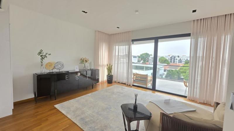 Brand New Freehold Detached House With Attic, Lift And Pool in d15, Siglap Road, East Coast / Marine Parade, 5 Bedrooms, 9,280 sqft, Detached House For Sale, by Esther Sim, 500301734 - Living Room - PropertyGuru.com.sg