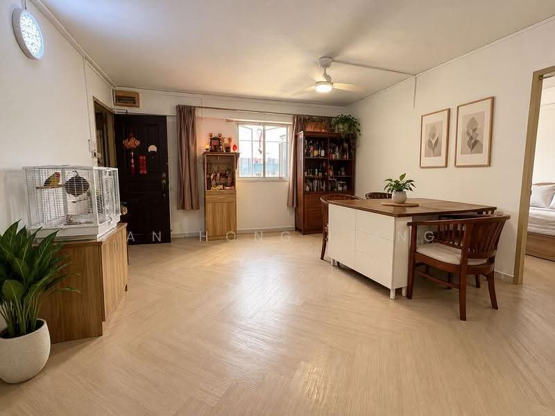 314 Hougang Avenue 5, 314 Hougang Avenue 5, Hougang / Punggol / Sengkang, 3 Bedrooms, 1,001 sqft, HDB Flat For Sale, by Tan Hong Liang, 500301780 - Living Room - PropertyGuru.com.sg